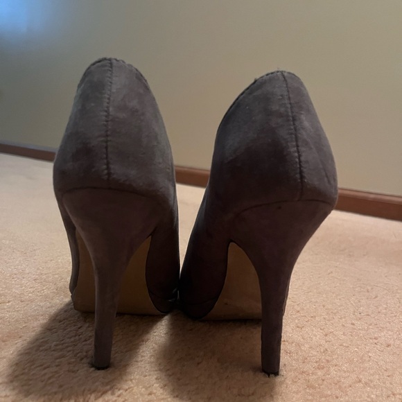 Women’s Apt 9 Gray Booties - Picture 2 of 4